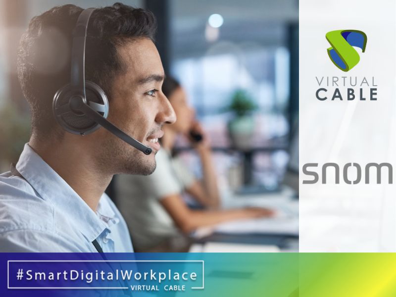 Employee working with UDS Enterprise and a Snom SP800 device to make secure, high-quality calls in virtualized environments